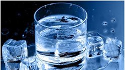 Phân biệt đá viên tinh khiết và đá viên chưa đạt chuẩn